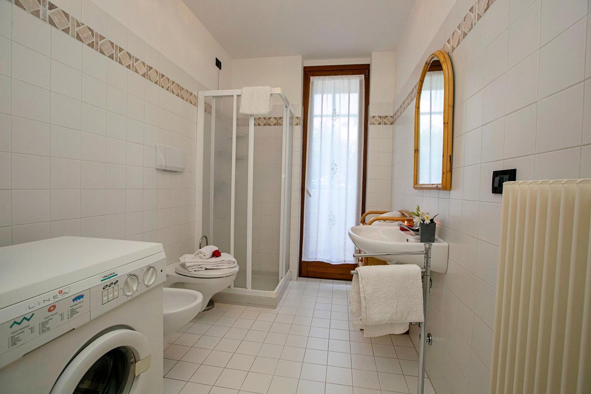 Appartamento Lara - Happy Rentals Riva del Garda Exterior photo