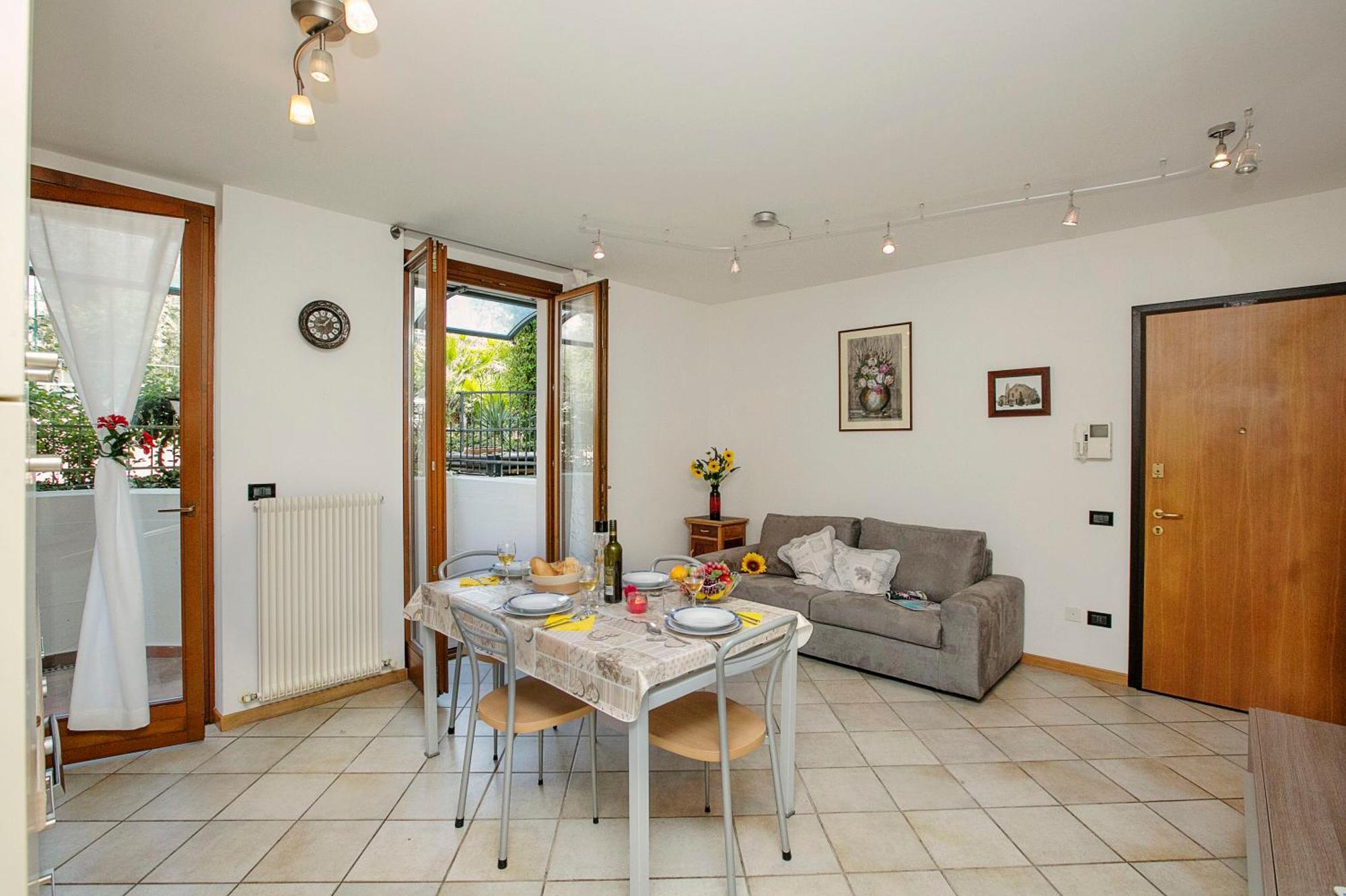 Appartamento Lara - Happy Rentals Riva del Garda Exterior photo
